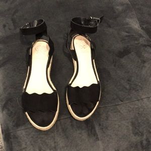 Vince camuto wedge size 7m 37.5 black